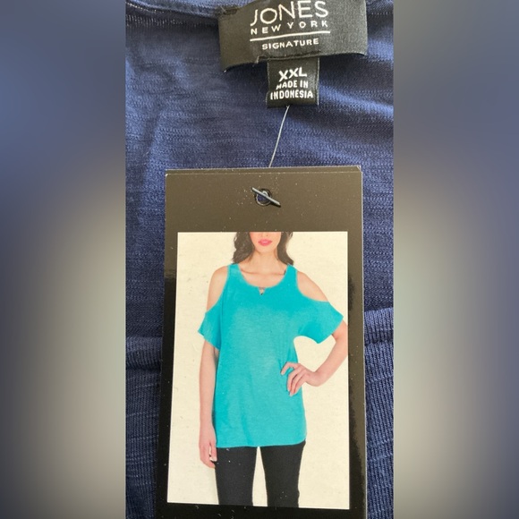NEW Blue Relaxed Cut Out t shirt with Short Sleeves - Picture 4 of 9